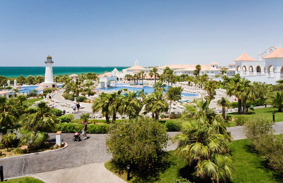 Een foto van het zwembad bij Riu Chiclana