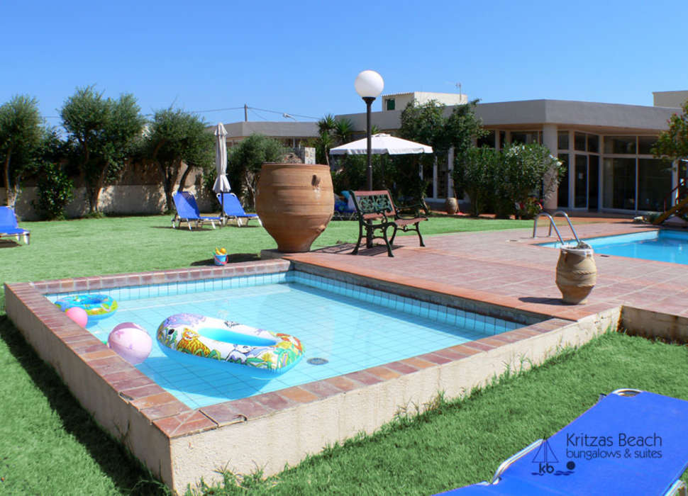 Een foto van het zwembad bij Creteco Hotel & Suites