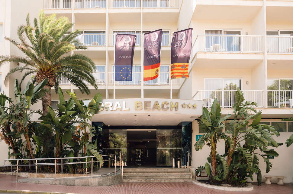 Een foto van Blue Sea Coral Beach