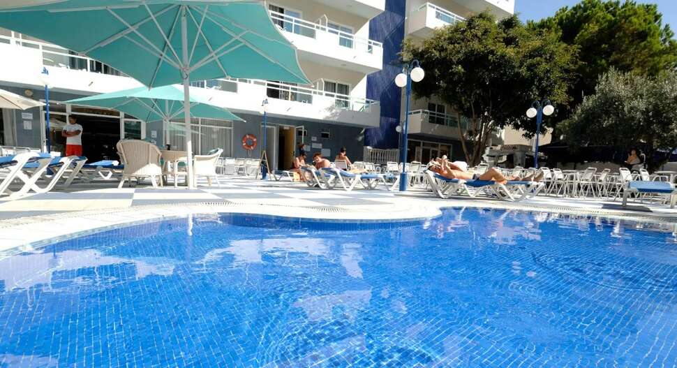Een foto van het zwembad bij Hotel Santa Monica Playa