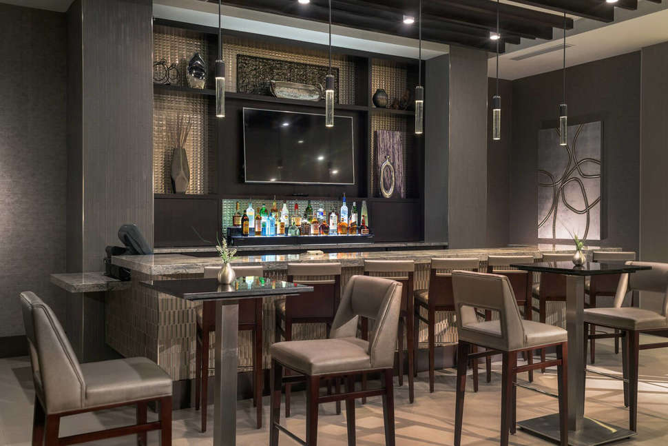 Een foto van de faciliteiten bij Courtyard by Marriott Edgewater NYC Area