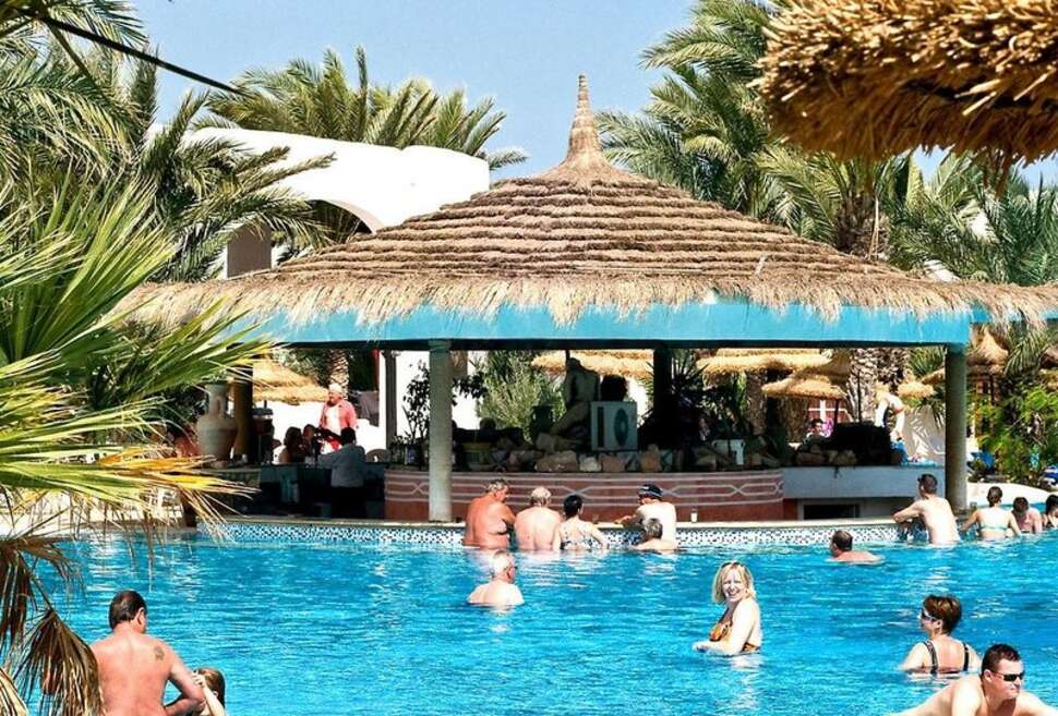 Ein Foto vom Pool im Hotel Fiesta Beach