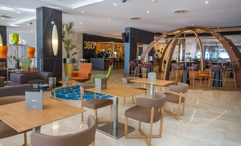 Een foto van het interieur van Solymar Gran Hotel