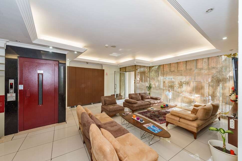 Een foto van het interieur van May Hotel Istanbul