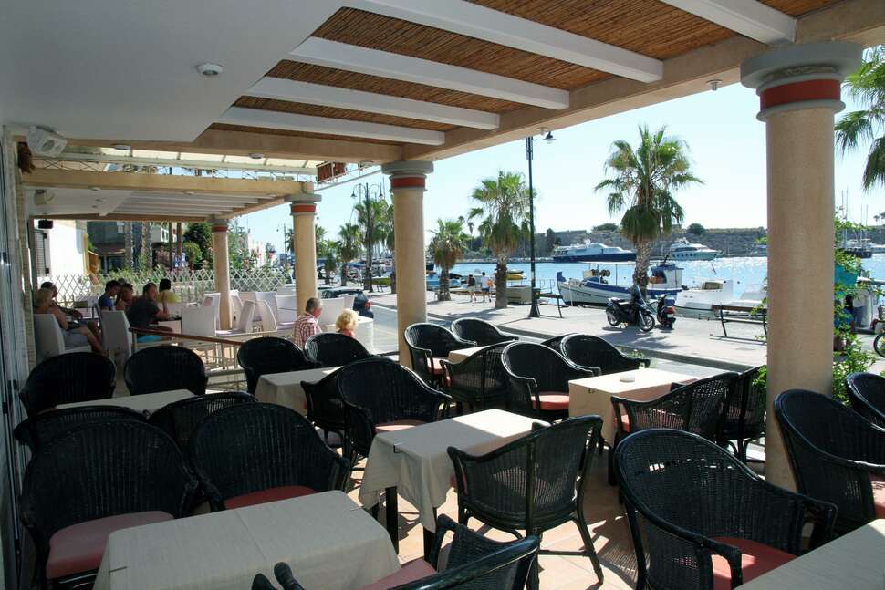 Een foto van het terras bij Astron Hotel Kos