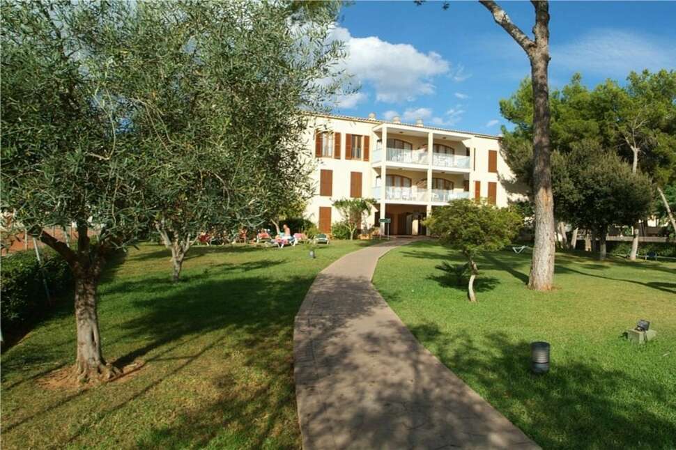 Een foto van de buitenkant van Protur Floriana Resort