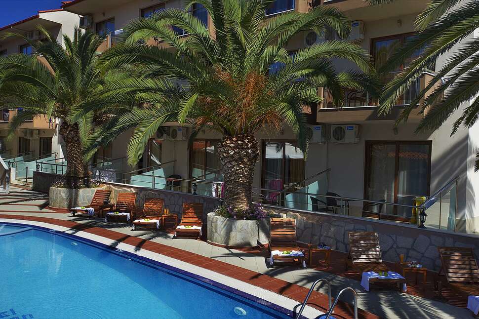Een foto van het zwembad bij Hotel Simeon
