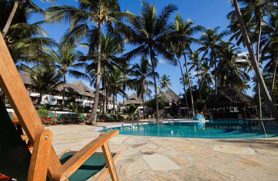 Een foto van het zwembad bij Paradise Beach Resort Zanzibar