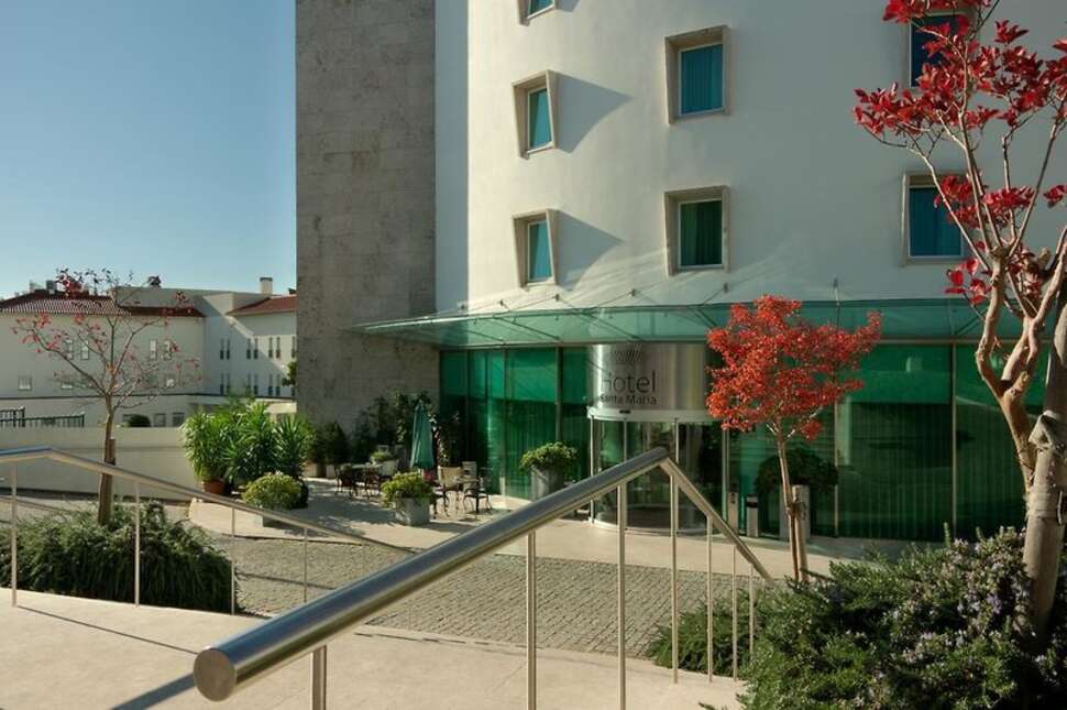 Een foto van de buitenkant van Hotel Santa Maria
