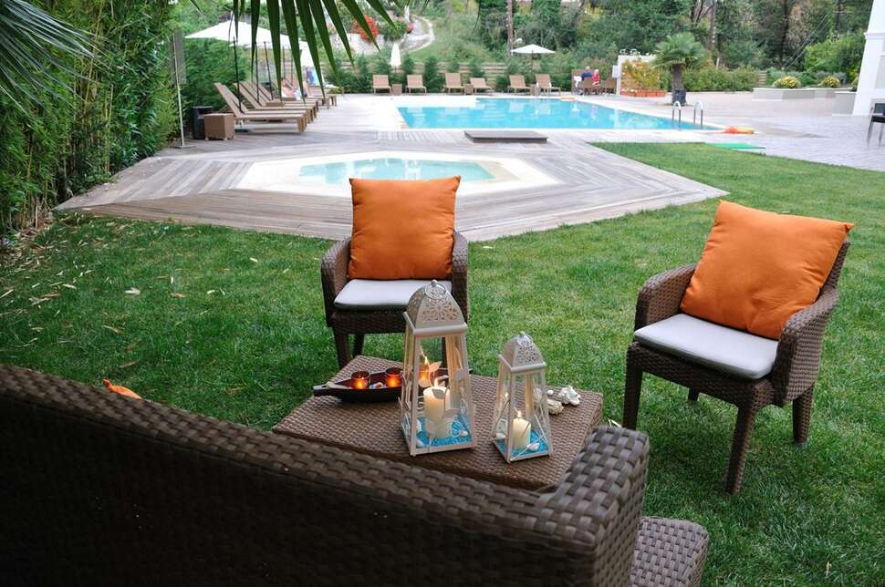 Een foto van het terras bij Corfu Mare Boutique Hotel