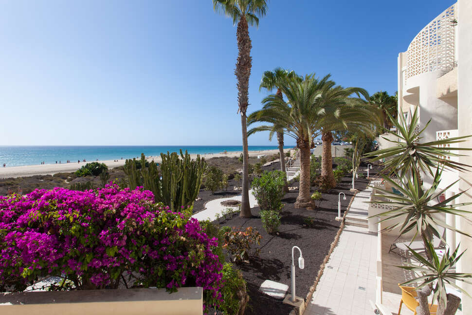 Een foto van de buitenkant van R2 Maryvent Beach Appartementen
