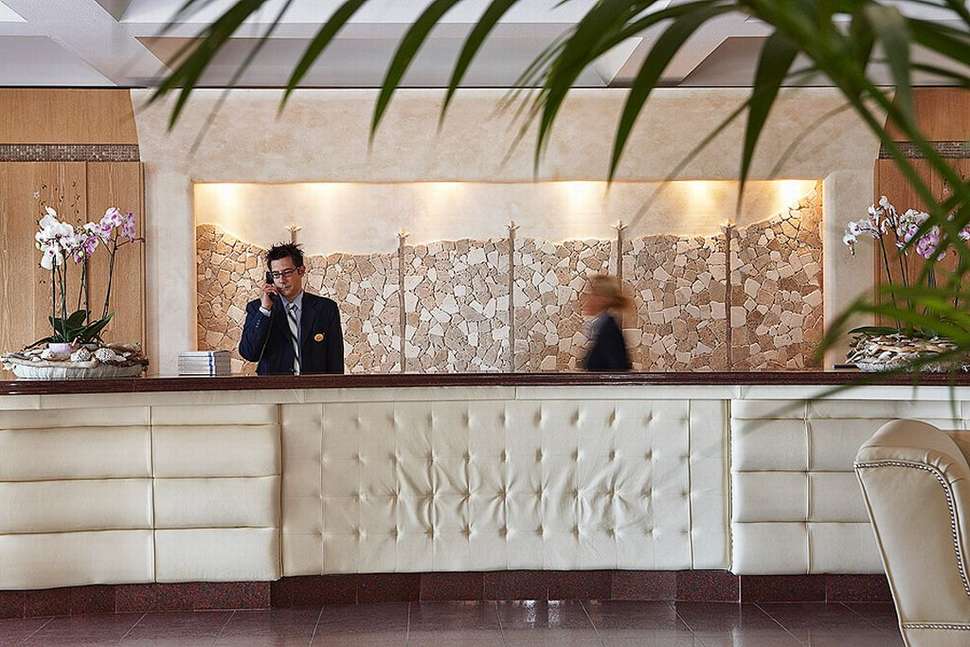 Een foto van het interieur van Myconian Ambassador - Relais & Chateaux