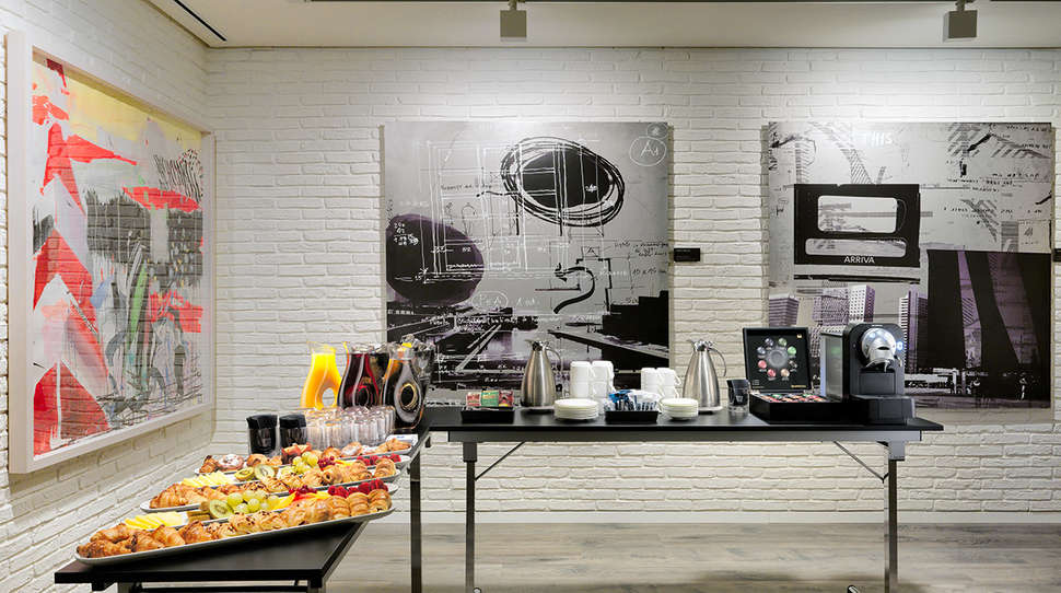 Ein Foto vom Innenbereich im H10 Art Gallery