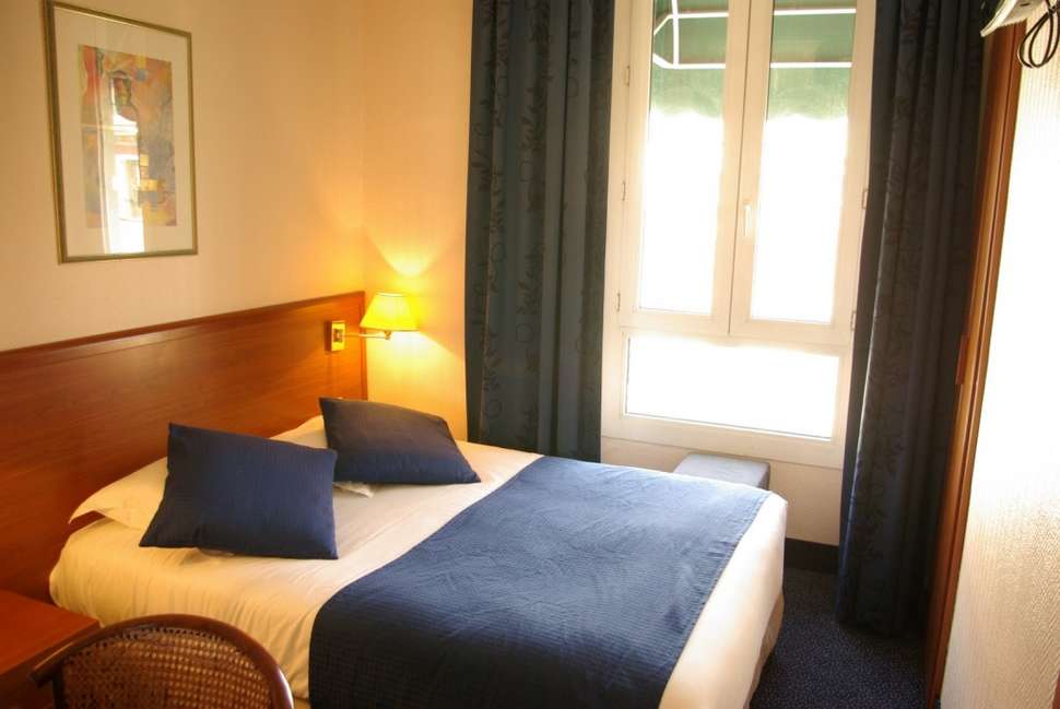 Ein Foto Hotel Univers