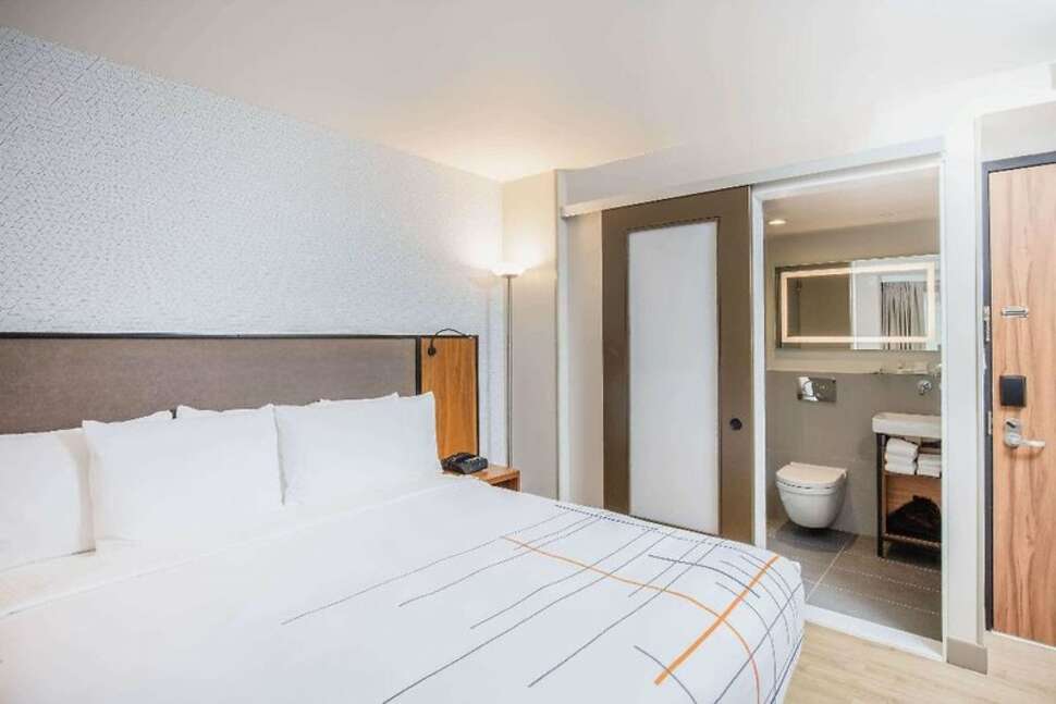 Een foto van La Quinta Inn & Suites by Wyndham Times Square South