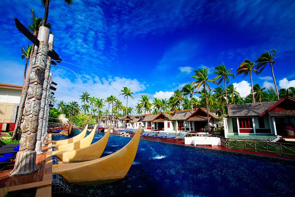 Een foto van het zwembad bij Graceland Khao Lak Resort & Spa