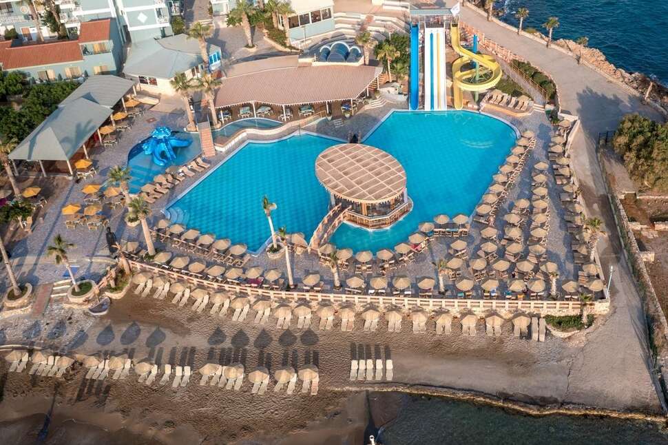 Een foto van Eri Beach & Village Hotel