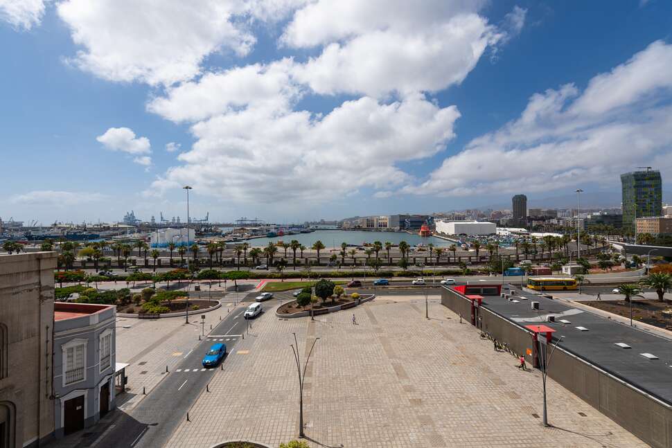 Een foto van de buitenkant van Hotel Puerto de La Luz