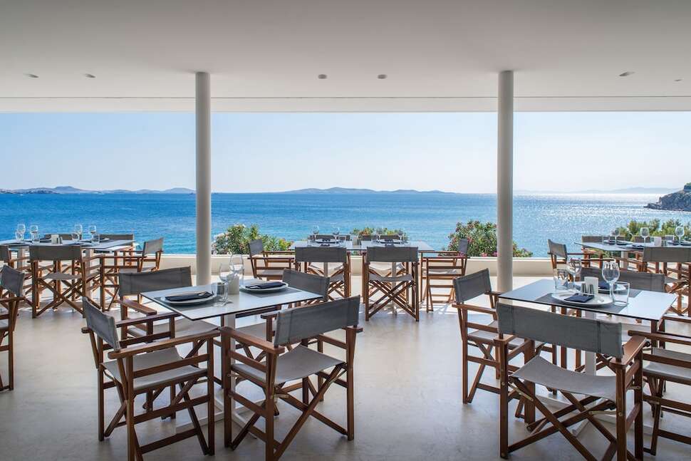 Een foto van het terras bij The Alkistis Hotel