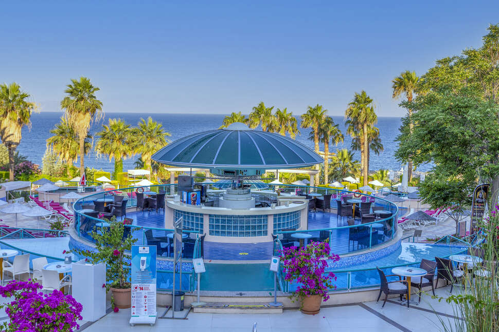 Ein Foto The Grand Blue Sky International