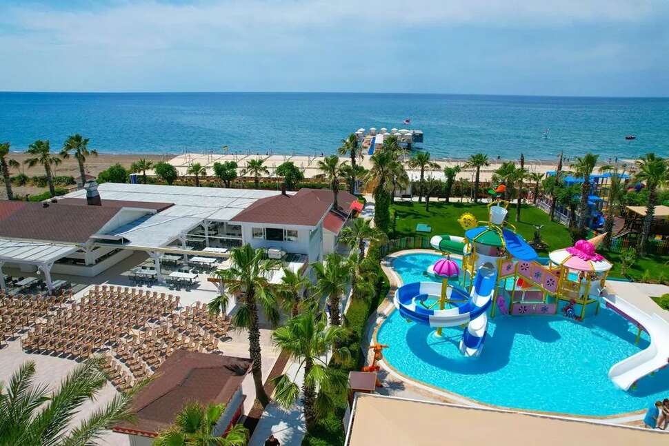 Een foto van het zwembad bij Orange County Resort Hotel Belek
