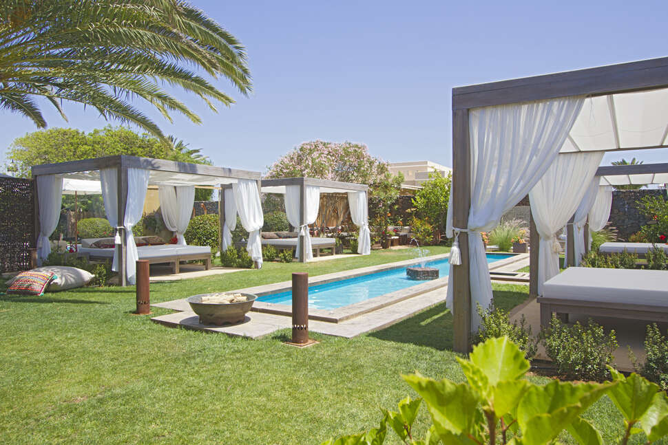 Een foto van de buitenkant van Alondra Villas & Suites