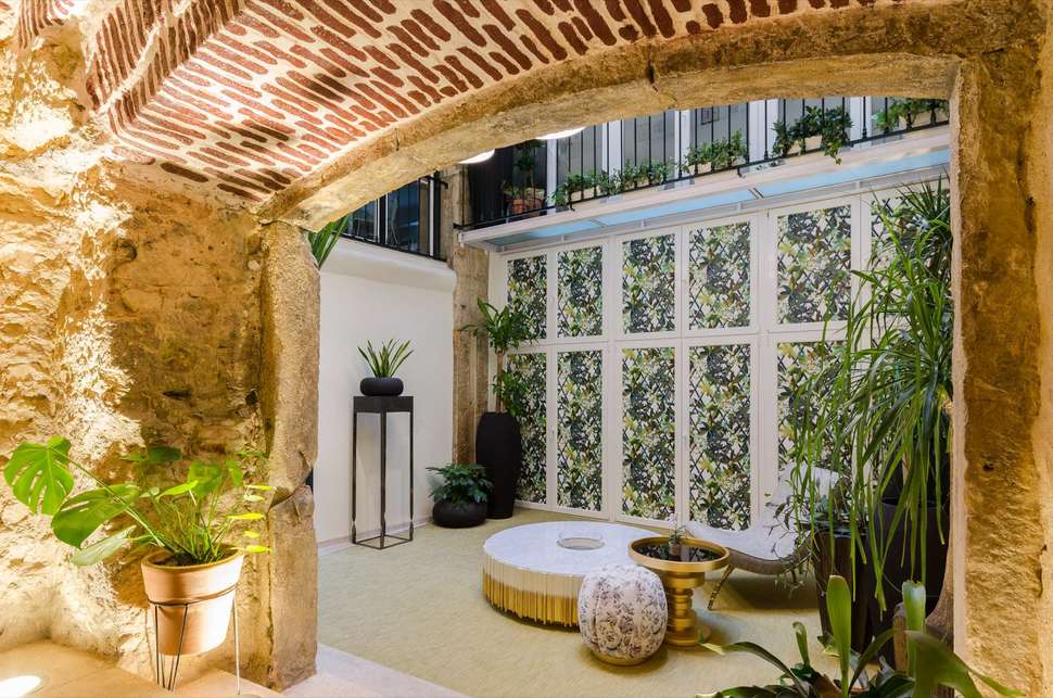 Een foto van het terras bij Hotel Borges Chiado