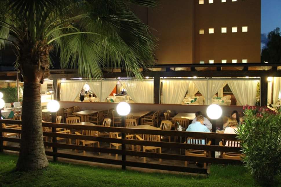 Een foto van het terras bij Vakantiepark Loano 2 Village