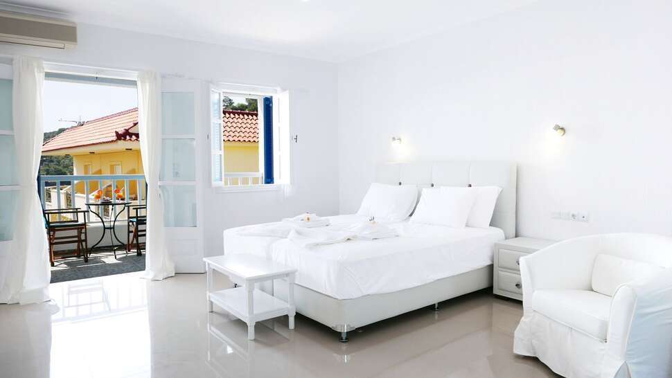 Een foto van Limnionas Bay Village