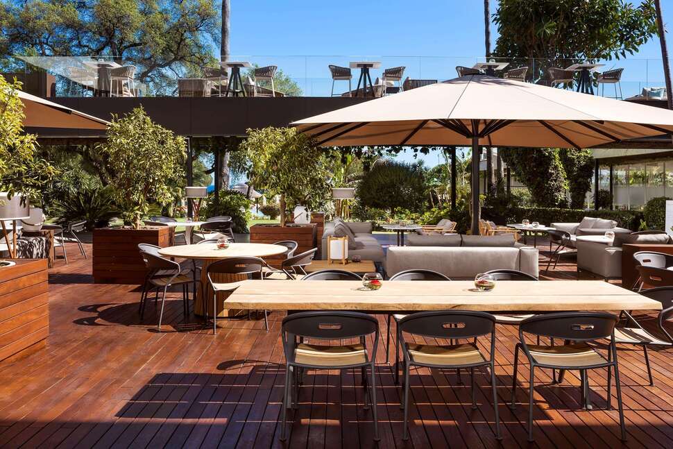 Ein Foto von der Terrasse im Hotel Don Pepe Gran Meliá