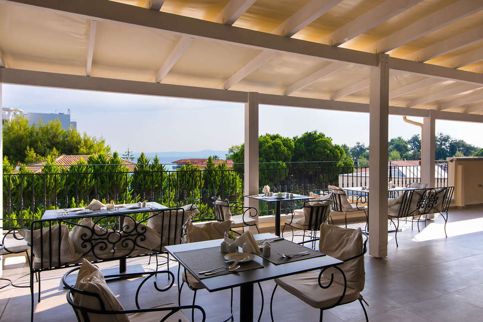 Een foto van de faciliteiten bij Neikos Mediterraneo Luxury Suites