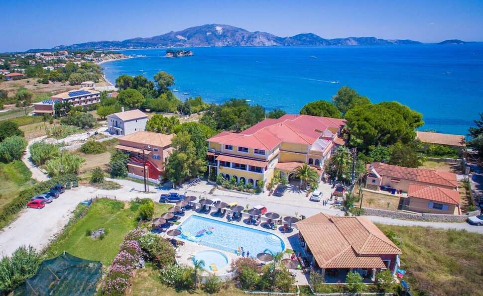 Een foto van het zwembad bij Porto Koukla Beach