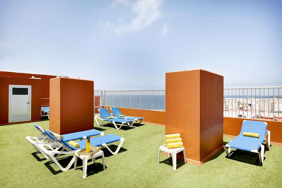 Een foto van het terras bij Hotel Faycan