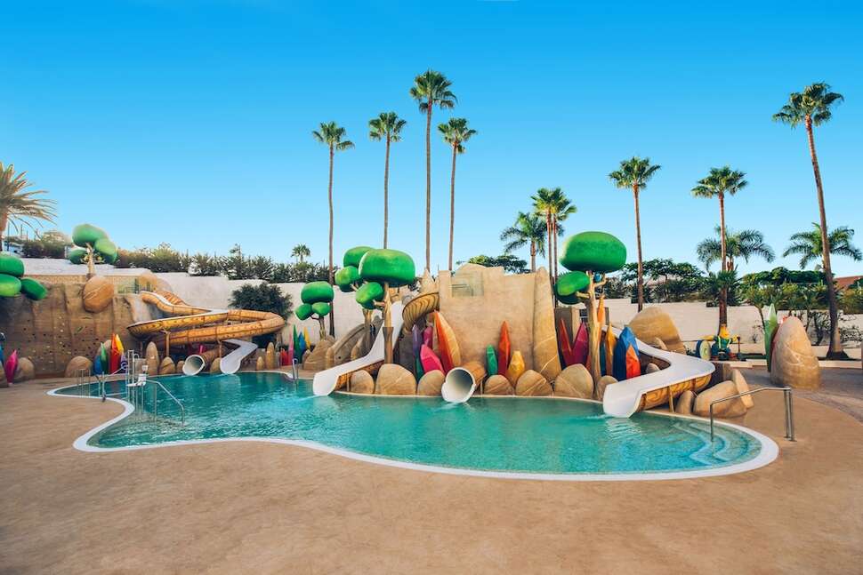 Een foto van het zwembad bij Iberostar Waves Bouganville Playa