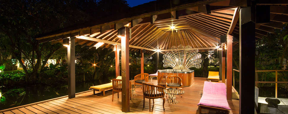 Een foto van het terras bij Royal Palms Beach Resort