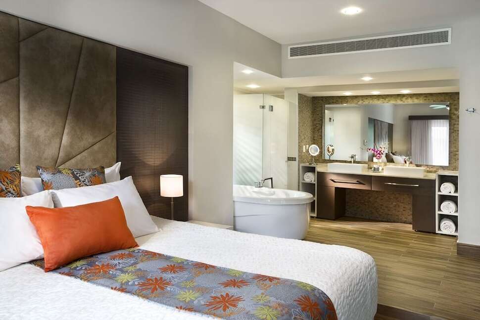 Een foto van The Fives Beach Hotel & Residences