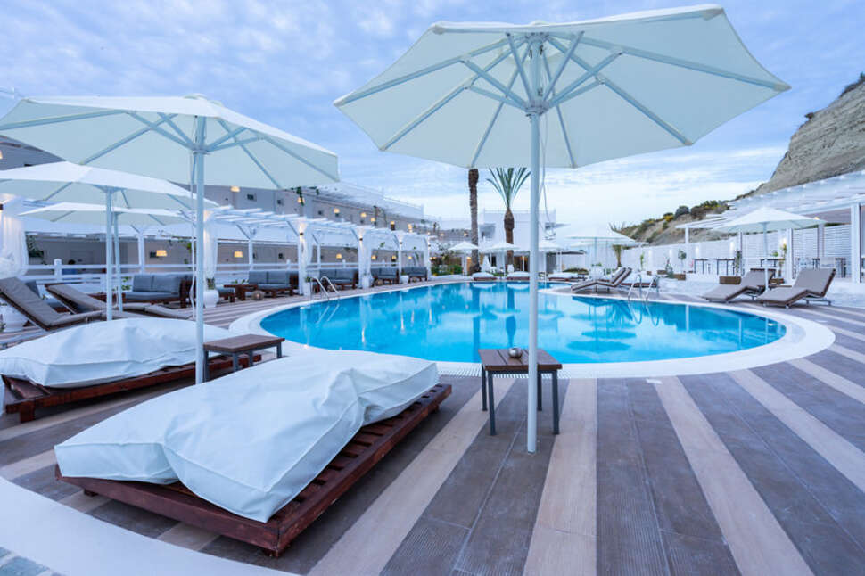 Ein Foto vom Pool im Aloe Hotel