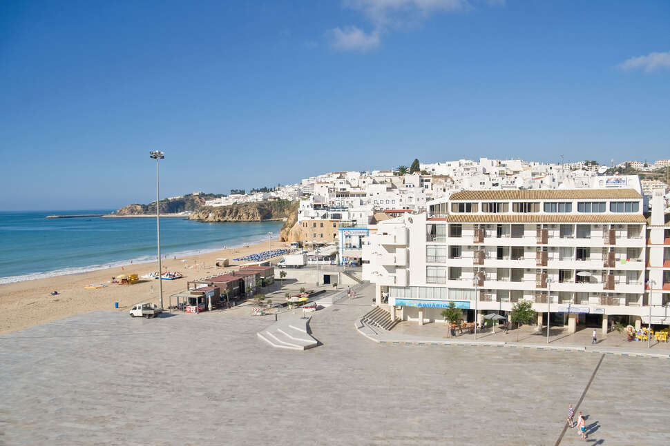 Een foto van de buitenkant van Edificio Albufeira Appartementen