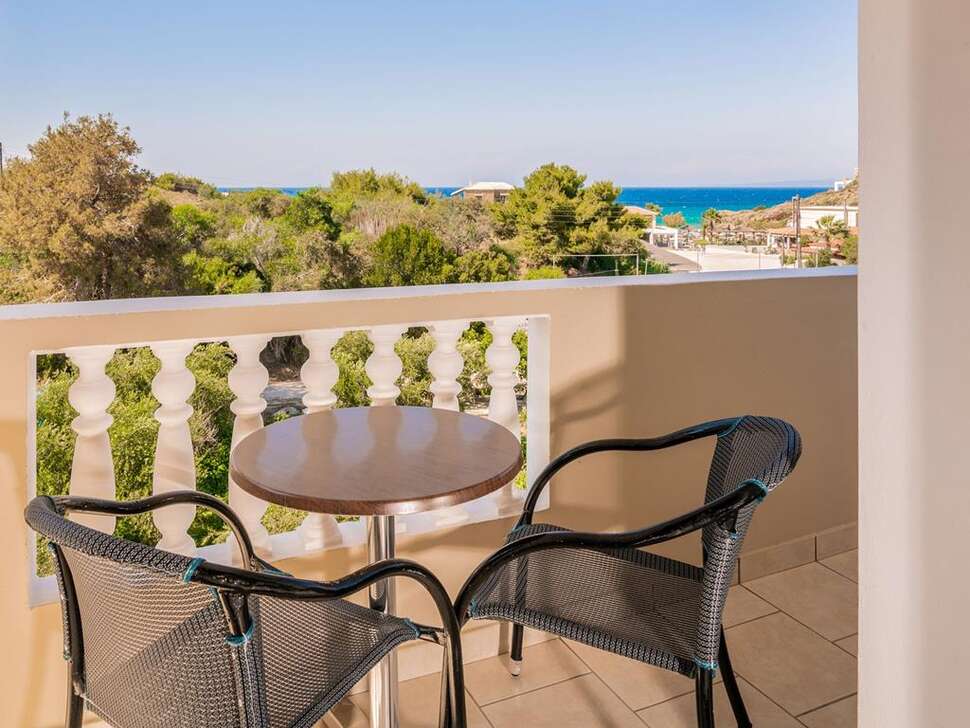 Een foto van Plaka Beach Resort