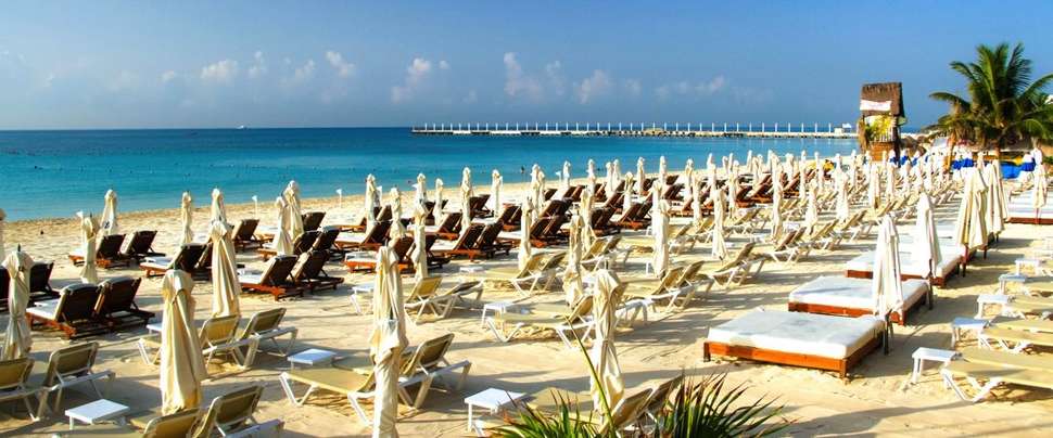 Een foto van het strand bij Tukan Hotel Playa del Carmen