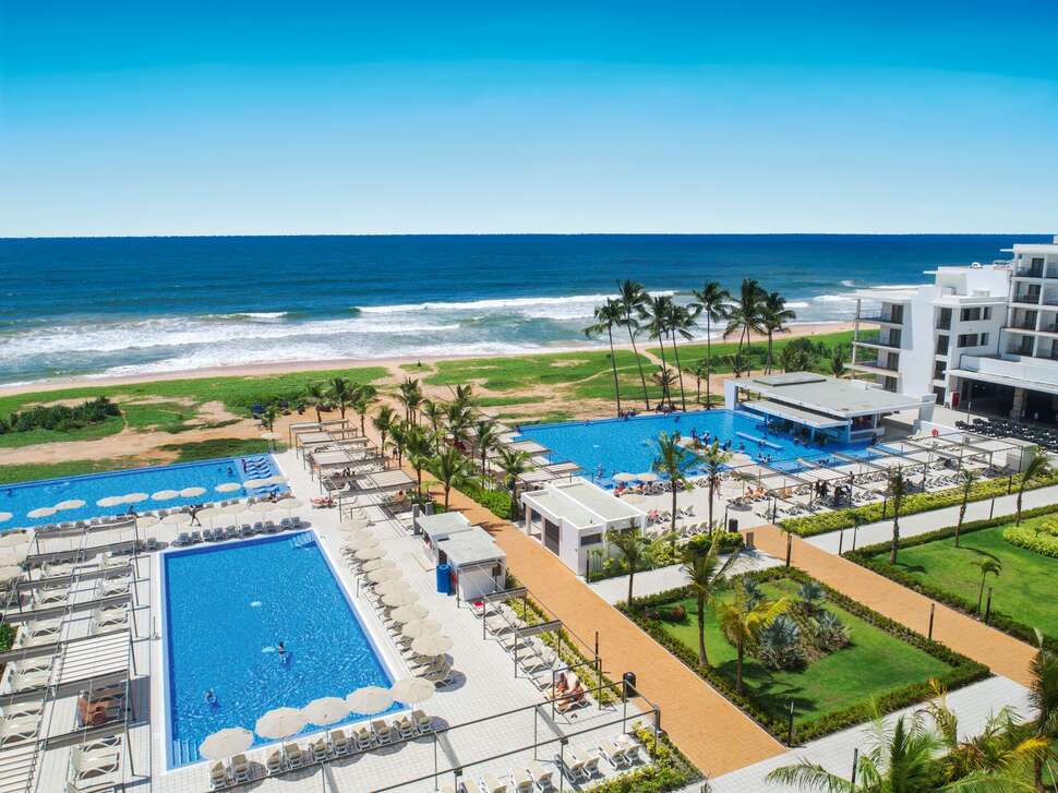 Ein Foto vom Pool im Riu Sri Lanka