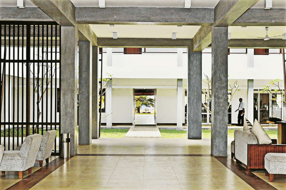 Een foto van de buitenkant van Goldi Sands Hotel