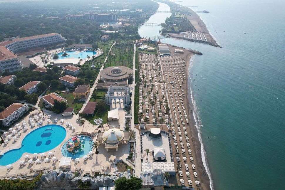 Een foto van het zwembad bij Selectum Noa Belek