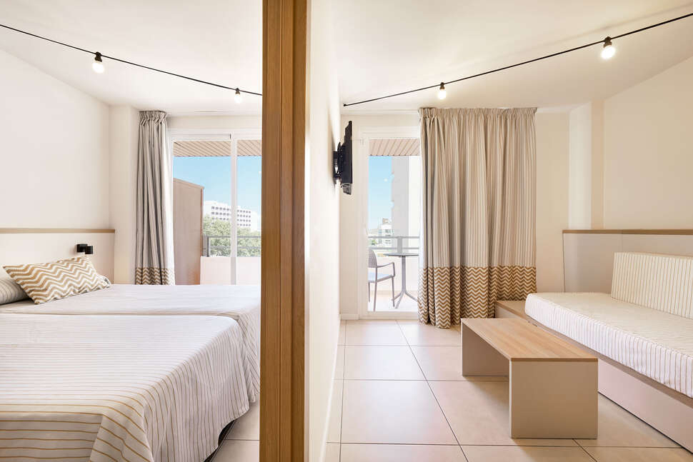 Ein Foto Tent Calvia Beach