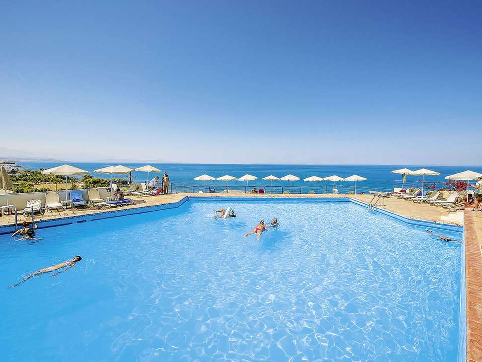 Een foto van het zwembad bij Scaleta Beach Hotel