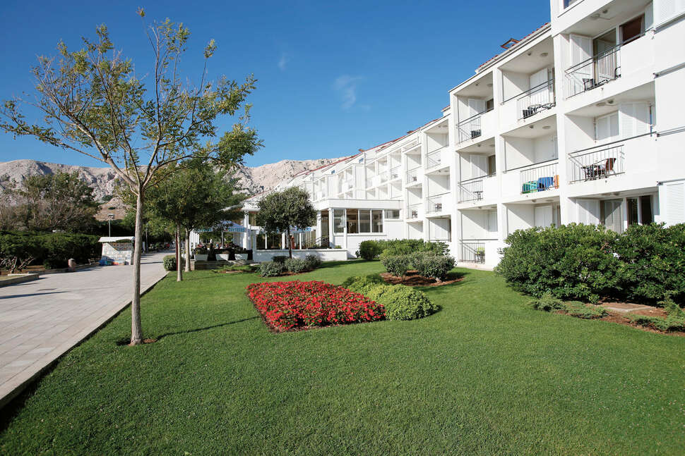 Een foto van de buitenkant van Sunny Baska Residence by Valamar