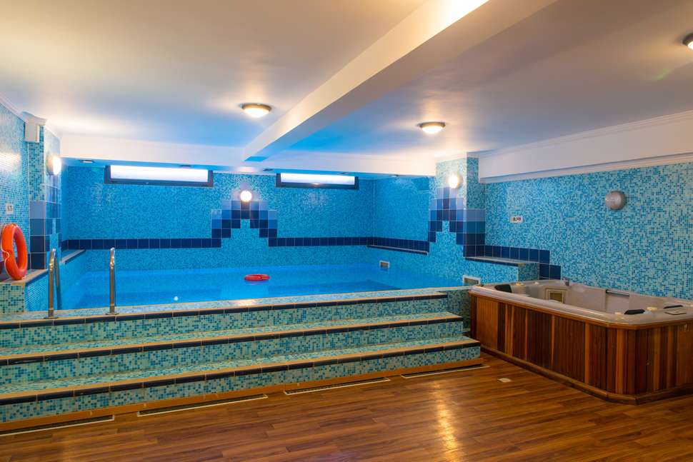 Een foto van het zwembad bij Mediterranean Resort