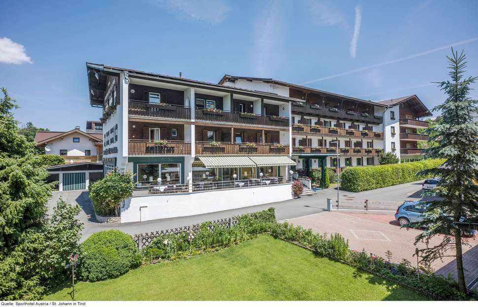 Een foto van de buitenkant van Sporthotel Austria