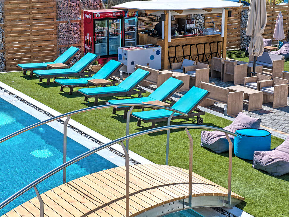 Een foto van het zwembad bij Enorme Infinity Beach