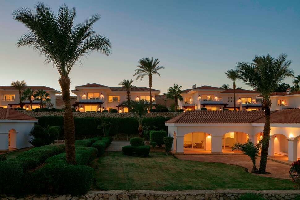 Een foto van de buitenkant van Sheraton Sharm Resort Villas & Spa
